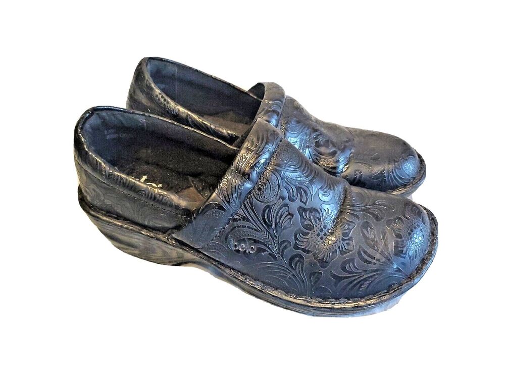 Womens Bolo Sz 7.5 Profesional Clogg Paisley Embossed Black
